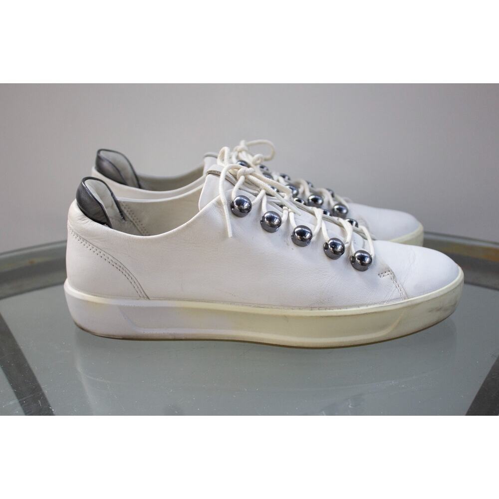 ECCO WOMENS White Leather Lace Sneakers extra wide Size 39/8
